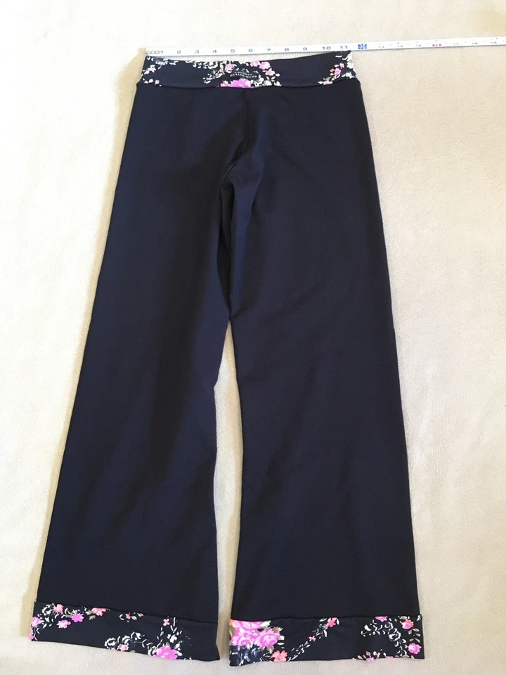 Couture Activewear Pants Black Floral Possibly Petite Small - Image 4 of 4