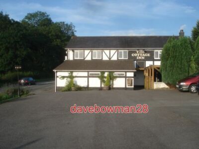 FOTO DAS COTTAGE GASTHAUS AN DER A40 ZWEI MEILEN WESTLICH VON LLANDEILO HIER ANSICHT