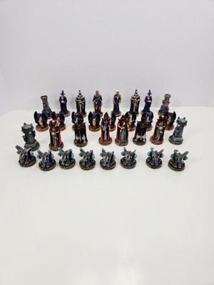 Good VS Evil | Gothic Medieval Chess Set | 2003 Adams Apple Game