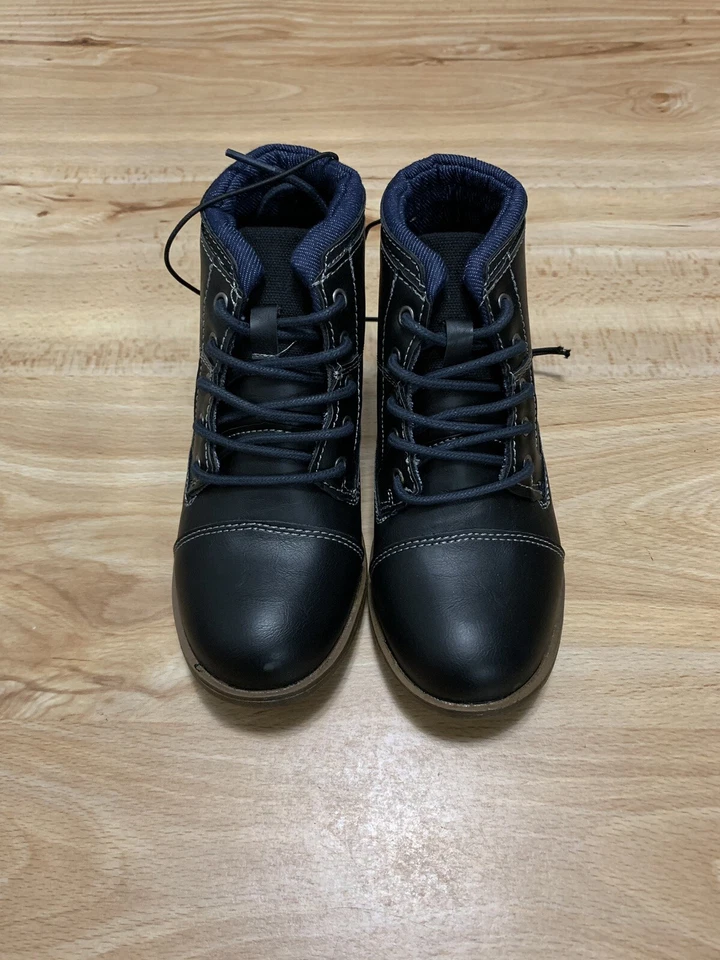 Arizona Niños Pequeños/Niños Grandes Niños Cruceros Botas con Cordones Talla 13 Precio de venta sugerido por el fabricante 50 $ Foto 3 de 4