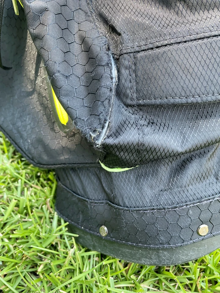 Bolsa de golf OAKMONT COUNTRY CLUB Sun Mountain de transporte/soporte (negra) H2 no impermeable Foto 4 de 4