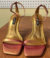 Nine West Womens WNYESS3 Heeled Pink & Gold Buckle Sandals Size US 5.5 New