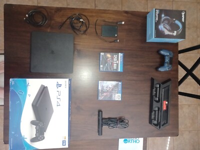 Playstation 4 slim 1tb edition plus accessories
