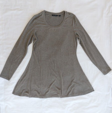H BY HALSTON Essentials Shirt Women S Scoopneck L/S Slinky Gray Side Slits