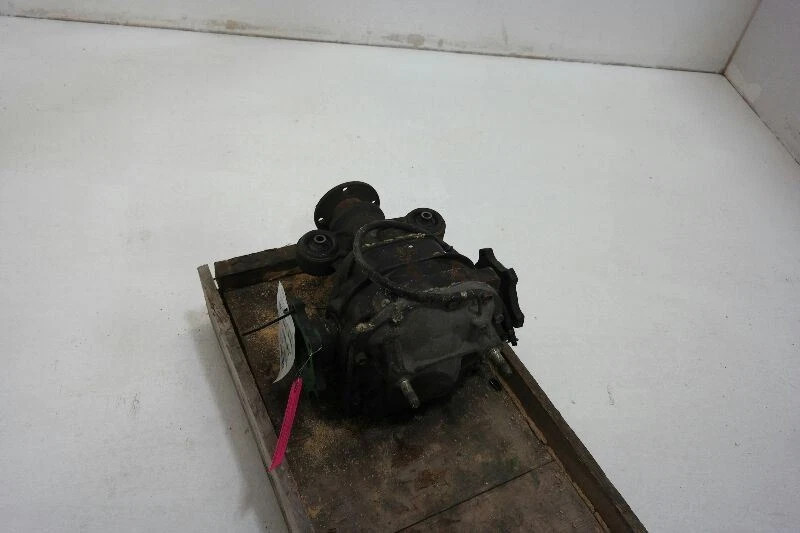 2004 2005 2006 INFINITI QX56 Rear Carrier 3.357 Ratio  - Image 2 of 4