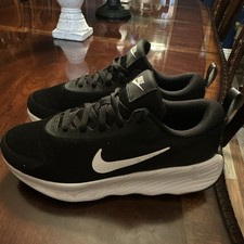Nike Men’s Black/White Low Top Lace-Up Athletic Sneaker, Solid Pattern