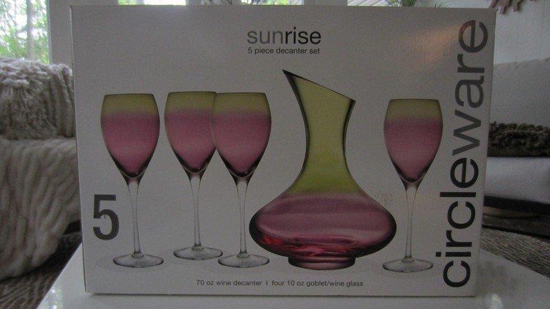 Circleware Sunrise 5 Piece Set 70 oz Decanter 4-10oz Wine Goblets Romania