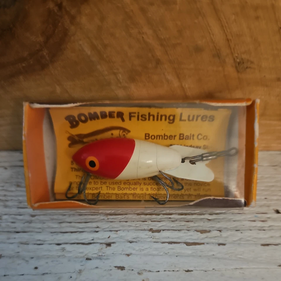 Vtg TEXAS LURE Bomber Lures "BABY BOMBER" #204. Red Head color. Wood Lure.  - Image 4 of 4