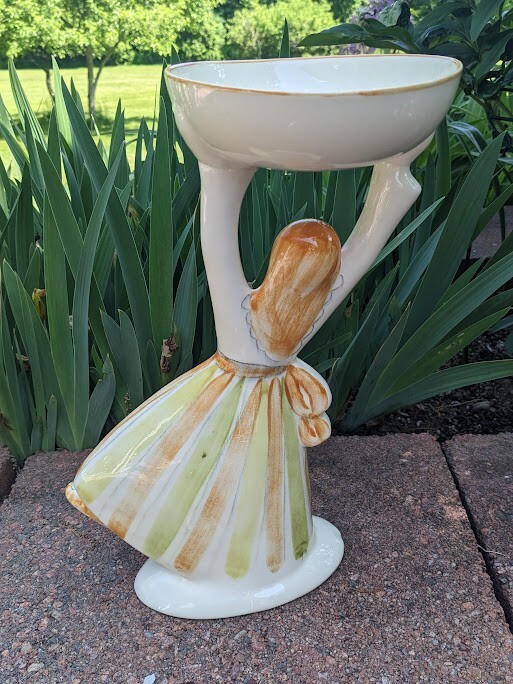 Rare Hedi Schoop design figurine - Girl with Bowl no damage