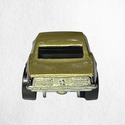 Hot Wheels 1967 Chevy Camaro General Motors 5-Pack Exclusive Hood Opens Gold Blk - Picture 3 of 9