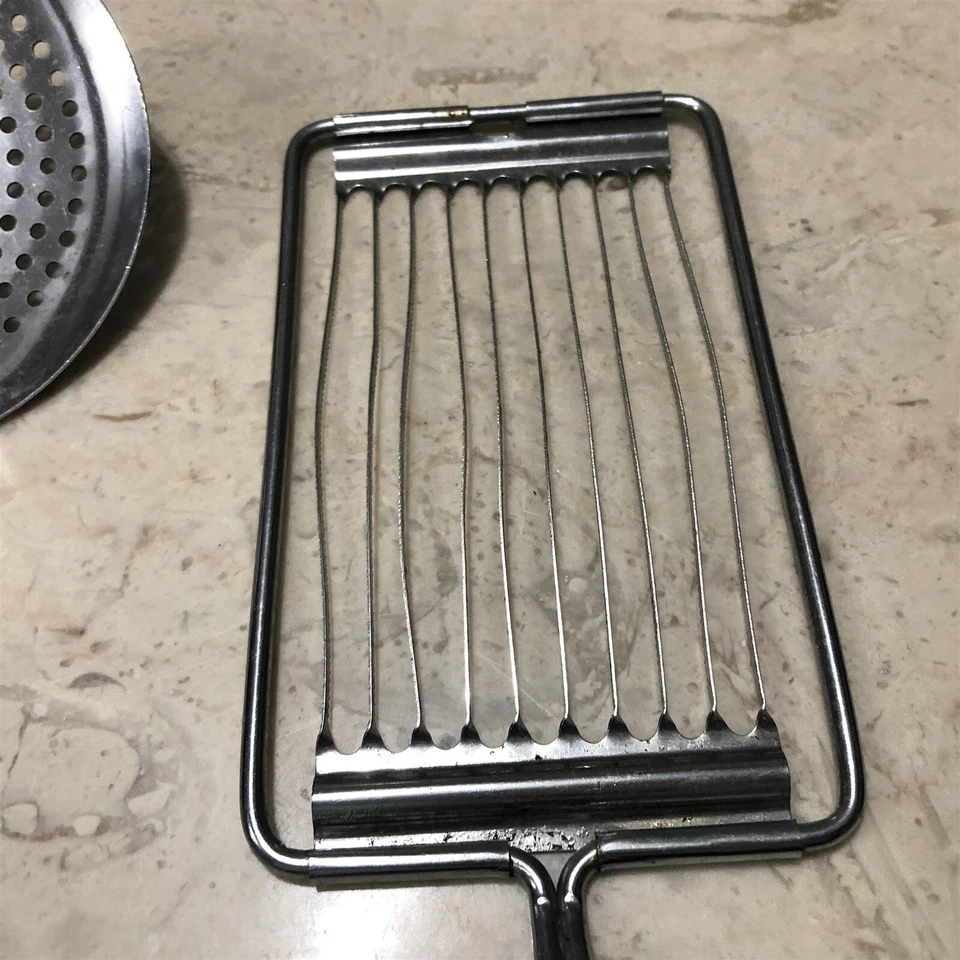 De colección Ekco Utensilios Mango Negro Skimmer Colador Tomate Queso Cortador Foto 3 de 4