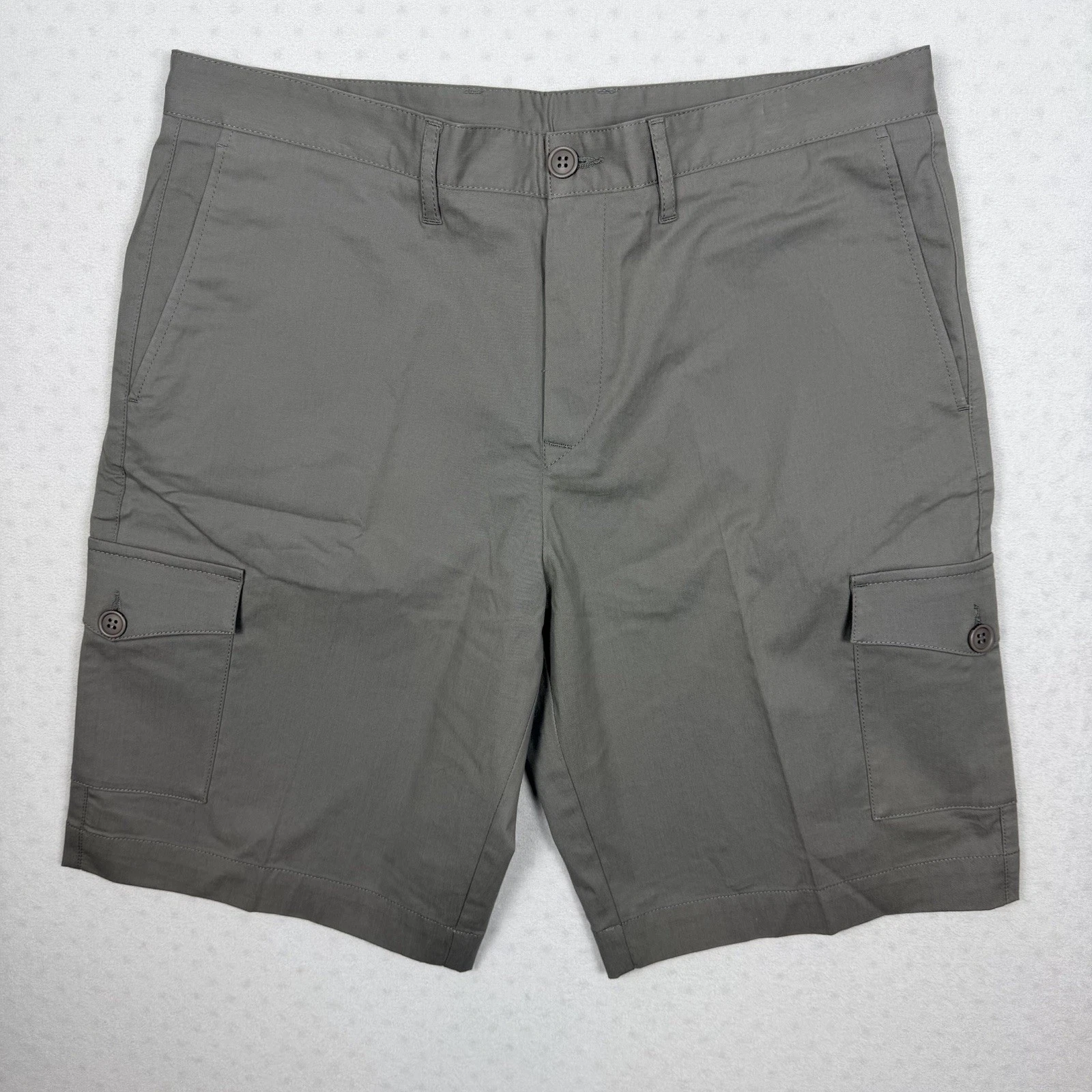 Lacoste Sport Cargo Shorts Mens W36 Grey Heron Clair Cotton NWT
Opens in a new window or tab