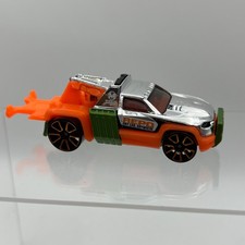 Hot Wheels Repo Duty Hw Metro Chrome Orange Green Tow Truck Diecast 164 4e