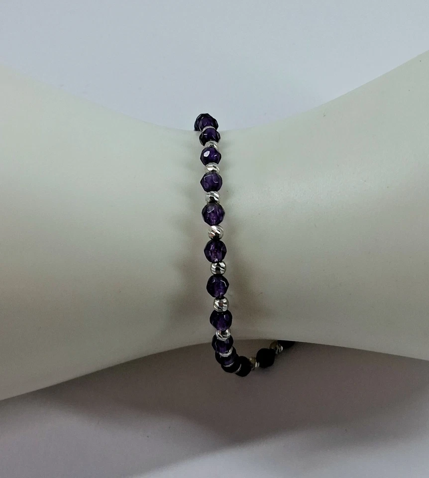 BRACCIALE IN ARGENTO 925 CON PIETRE AMETISTA NATURALE E SFERE IN ARGENTO INCISE - Immagine 4 di 4