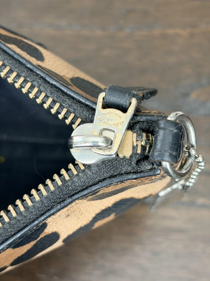 蔻驰拉链袋女式均码棕色黑色豹纹动物印花标志链 — 第 4/4 张图片