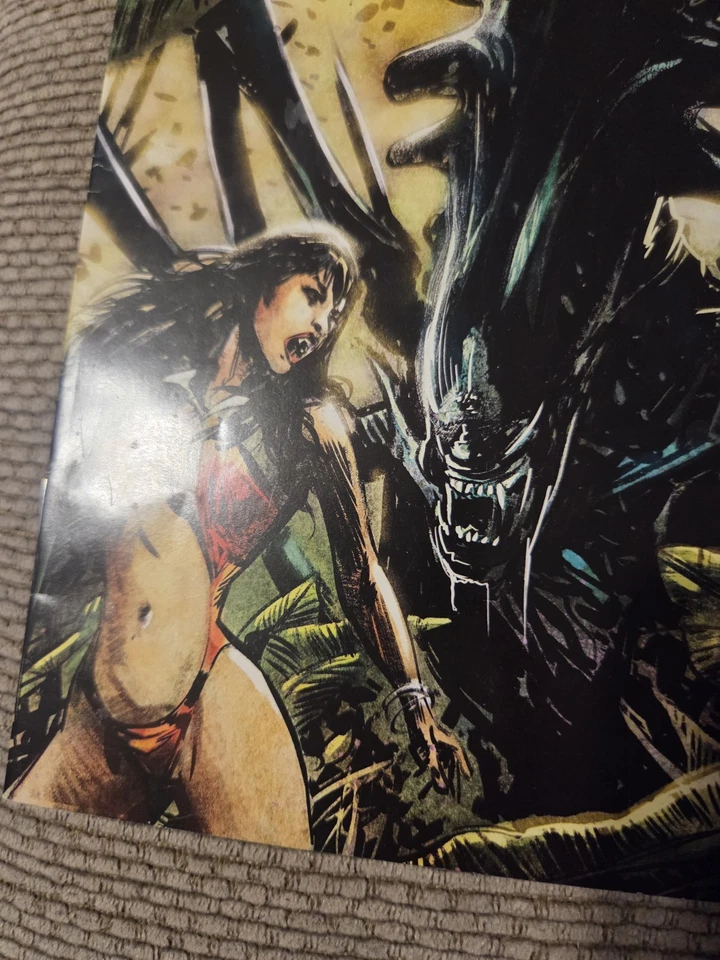 Комиксы Aliens/Vampirella #4 Dynamite Entertainment Dark Horse СМОТРИТЕ ФОТОГРАФИИ!! - Изображение 2 из 4