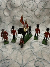 VTG Cast Iron British Soldiers, Royal Guard And Queens Guard