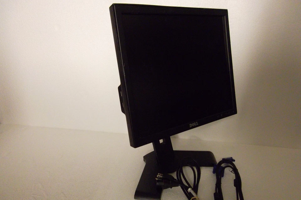 LOT-4 Dell 17" Monitor BLACK w/4-Ports USB Hub DVI VGA P170Sf 1708FP C182J C2JMK - Image 2 of 4