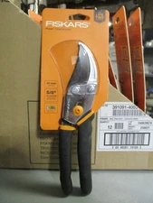 New, Fiskars Steel Bypass Hand Pruner with Standard Handle