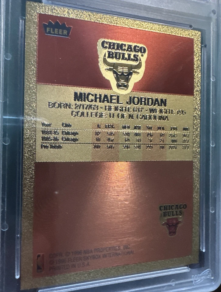 Fleer Michael Jordan 1996-97 décimo aniversario policromado RC WCG 10 ORO CEPILLADO Foto 2 de 3