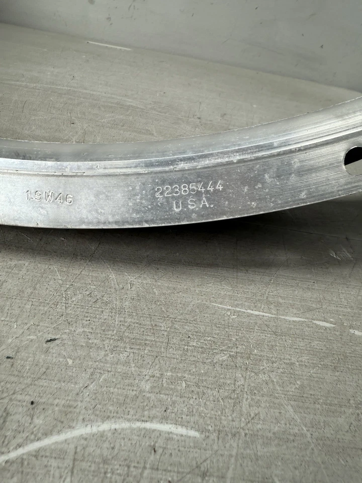 Cubierta del ventilador del radiador del motor Volvo VNL 760 2018-2024 22385444 OEM Foto 3 de 4