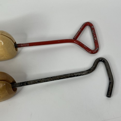 2 Vintage Red Head Shoe Horn Stretcher Men's Adjustable Tan Wood Made in USA - Picture 6 of 6