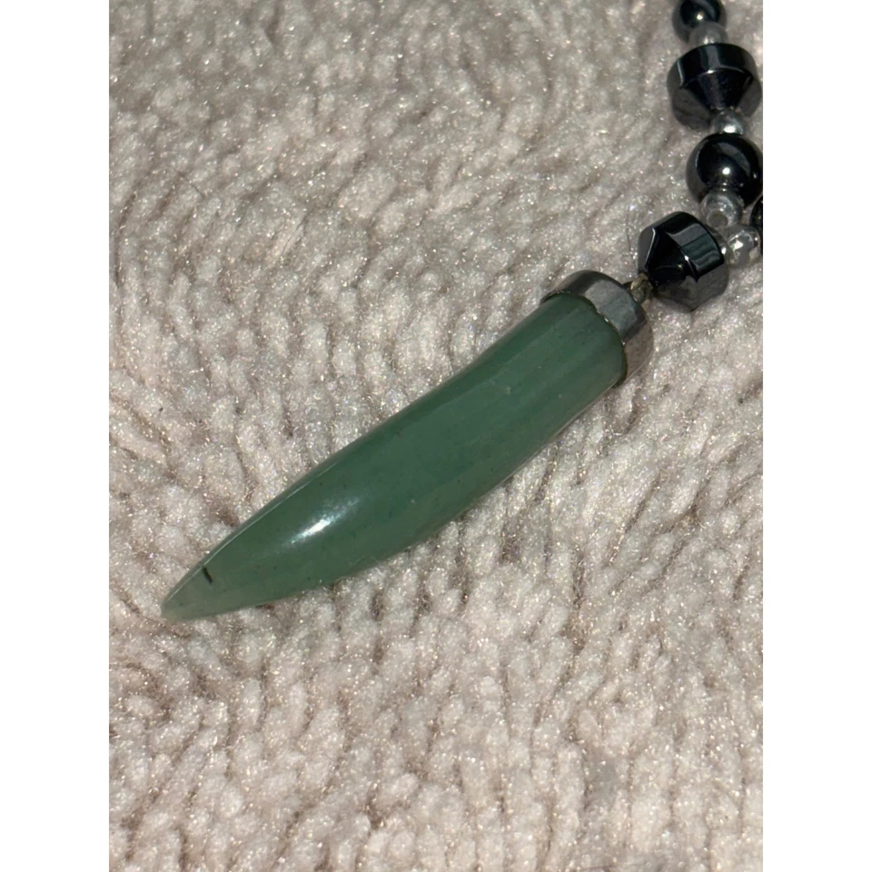 Collar con Cuentas Hematita Colgante Diente Garra de Jade Aventurina Verde Joyería Boho Foto 3 de 4