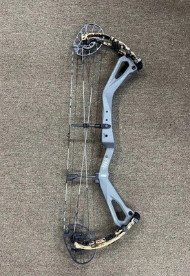 PSE Carbon Levitate bow