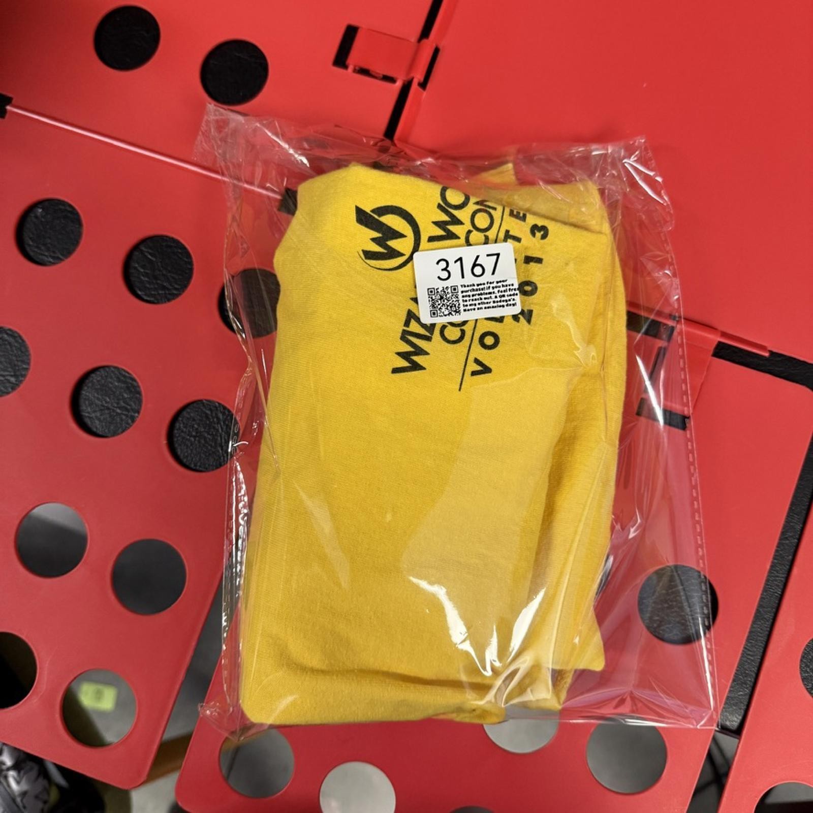 Wizard World Comic Con 2013 Yellow Volunteer Shir… - image 6