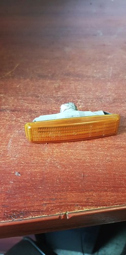 BMW 5 (E39) Kotflügel Blinkleuchte vorne rechts (abseits) 8360589