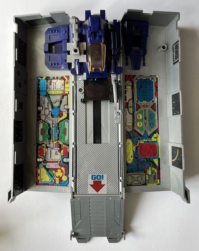 1984 G1 Transformers OPTIMUS PRIME Autobot Commander action figure Hasbro Takara - Picture 16 of 18