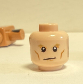 LEGO The Eleventh Doctor Minifigure idea020  Dr. Who set 21304-crack in arm