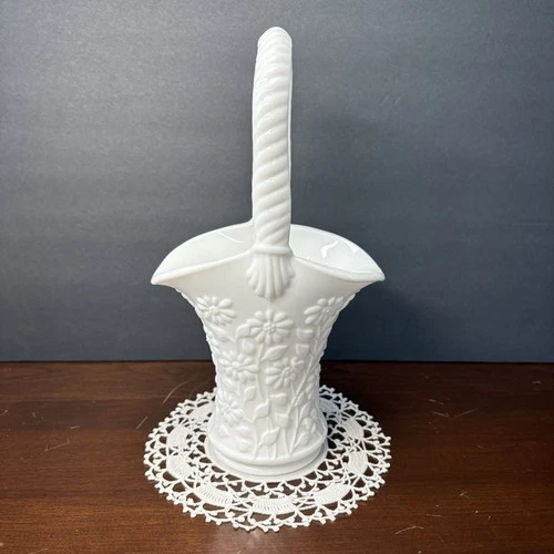 Vintage Westmoreland Milk Glass Basket Daisy And Leaf Design Braided Handle