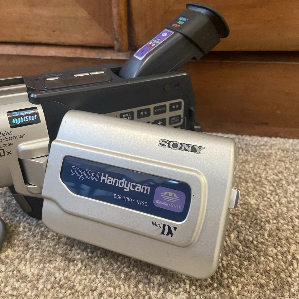 Sony Camcorder DCR-TRV17 - Image 3 of 4