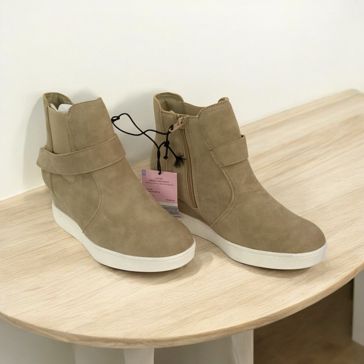 Serra Women's Boots Wedge Sneakers Camel Size New in Box