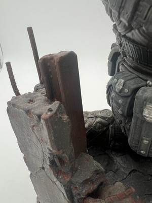 Gears of War 3 Marcus Fenix Collectors Figure Limited Edition