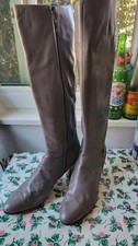 Vintage Salvatore Ferragamo Gray Leather Tall Zip Up Knee-High boots