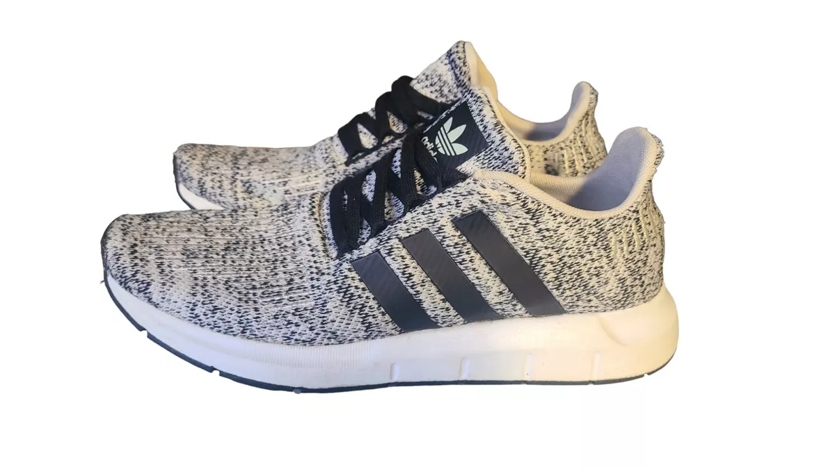 Adidas swift run heather hotsell black & white shoes