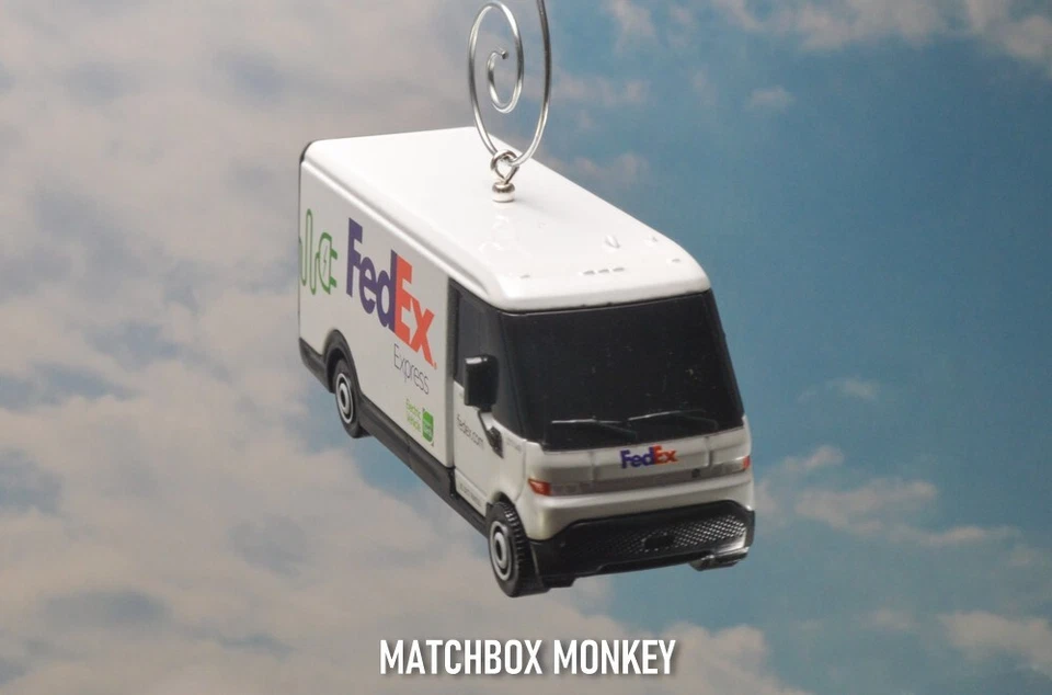 Camión de entrega GM Brightdrop ZEVO 600 eléctrico FedEx adorno de Navidad alimentado ex Foto 4 de 4