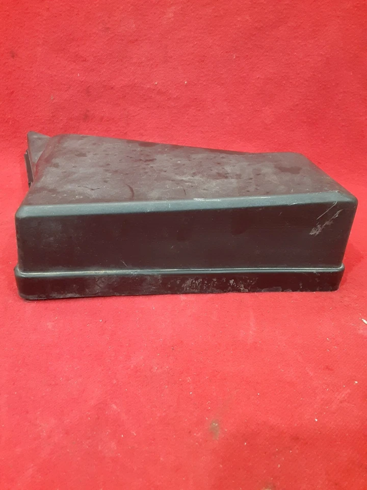 Cubierta de caja de fusibles debajo del capó Subaru Outback Legacy 1999-2004 plástico negro Foto 4 de 4