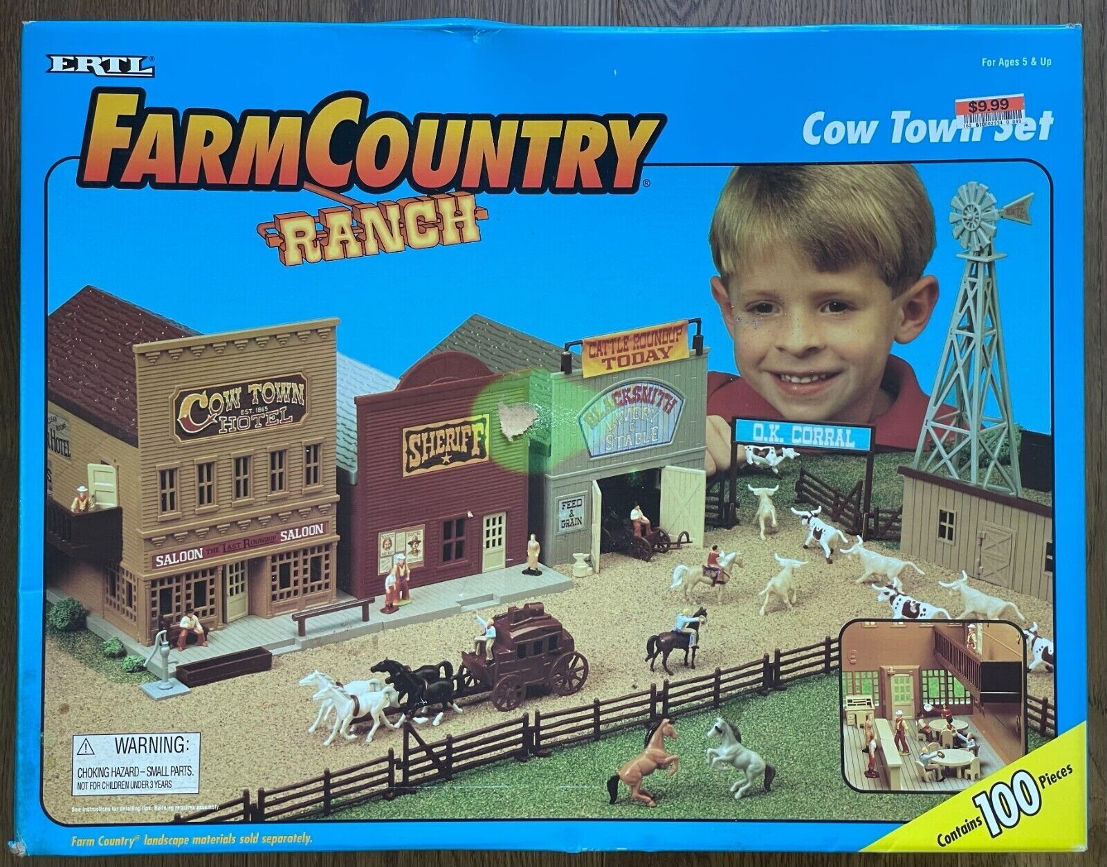 ERTL Farm Country Ranch *NEW* Cow Town Set 4421 164 scale 1995 NOS