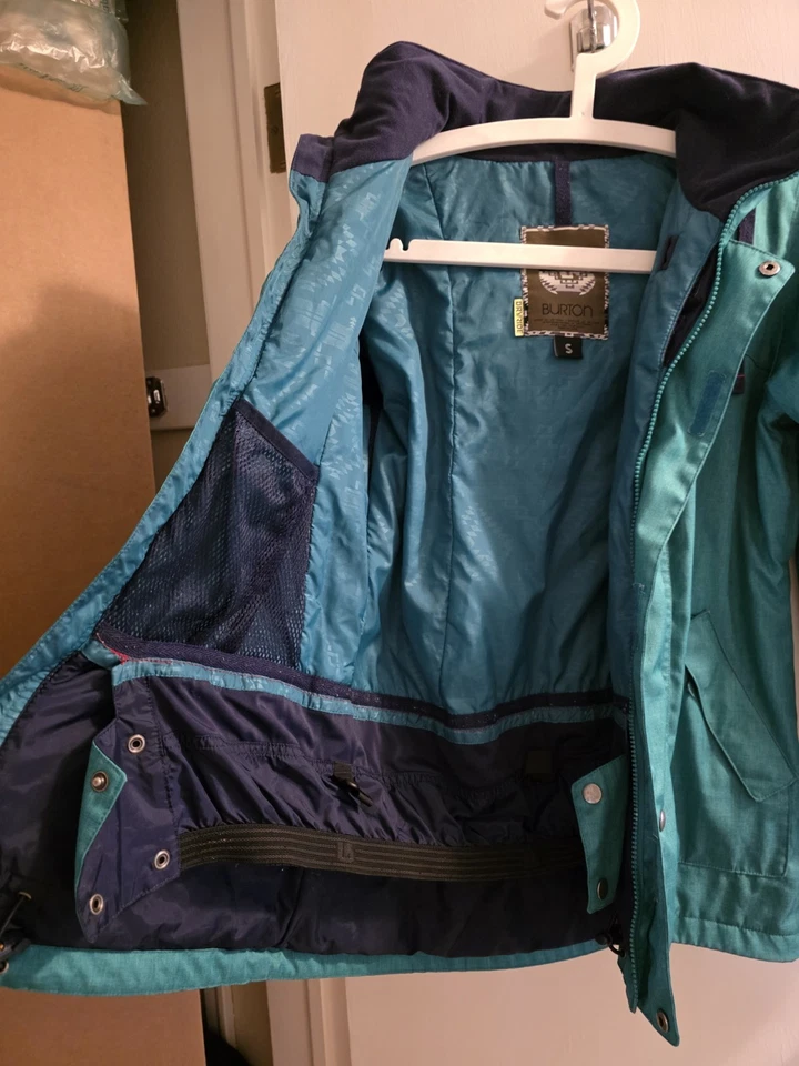 Burton Dryride Women's Snowboarding Jacket Size Small Turquoise - Image 3 of 4