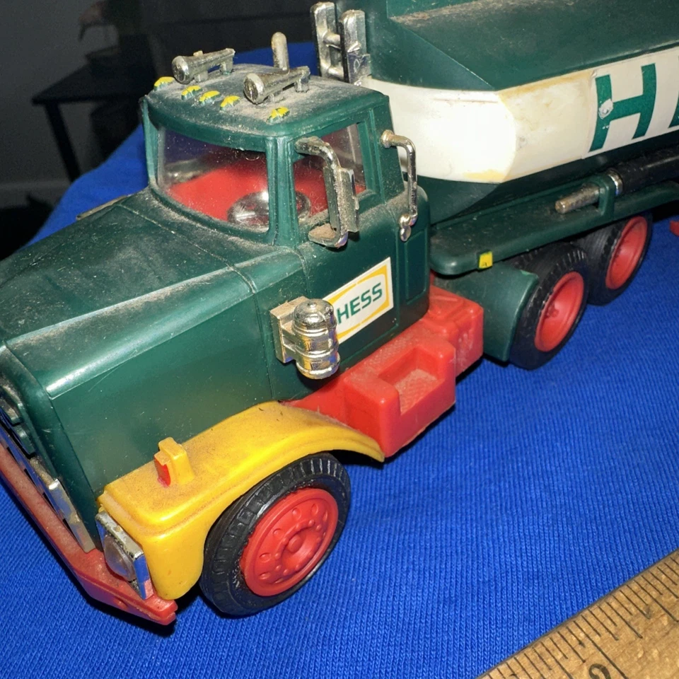 Camión de juguete Hess 1977 semirremolque cisterna de combustible original hecho en Hong Kong Amerada Foto 3 de 4