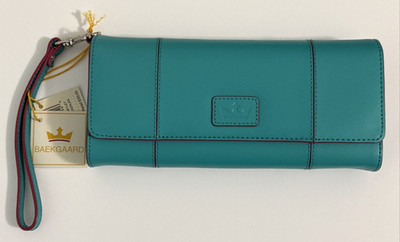 VERA BRADLEY- TEAL w/RED TRIFOLD LEATHER WALLET- BAEKGAARD DESIGNS WALLET NEW
