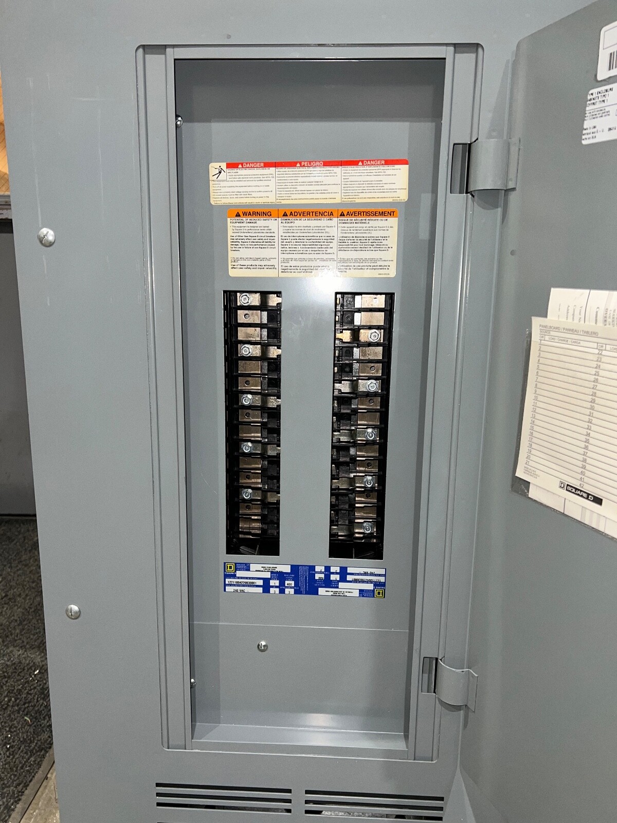 SQUARE D 400 AMP MAIN LUG PANELBOARD 3 phase 240 VAC 30 CIRCUIT FLUSH