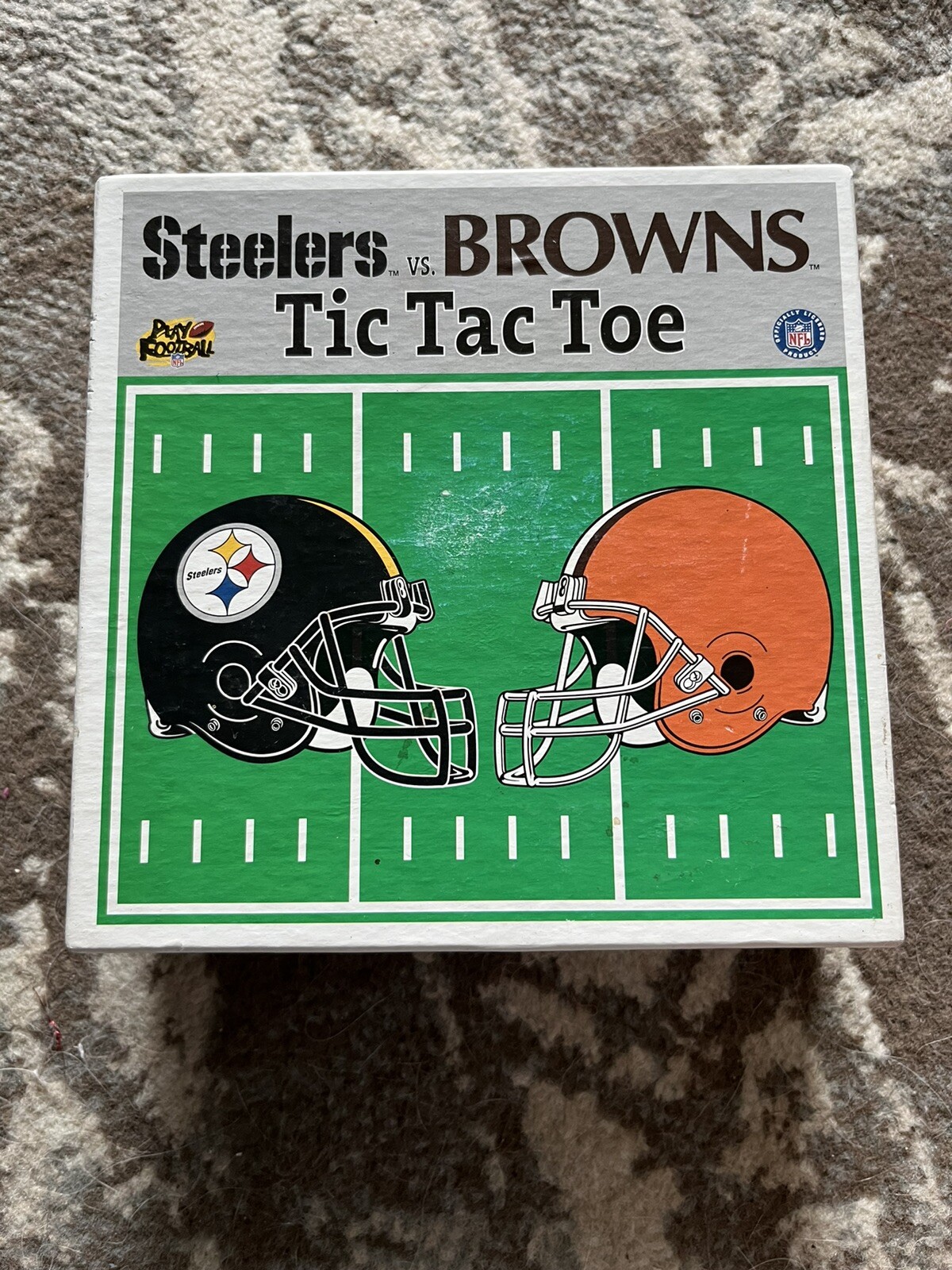 Vintage Packers vs Vikings Play Football Tic Tac Toe Game w Mini Helmets  1999