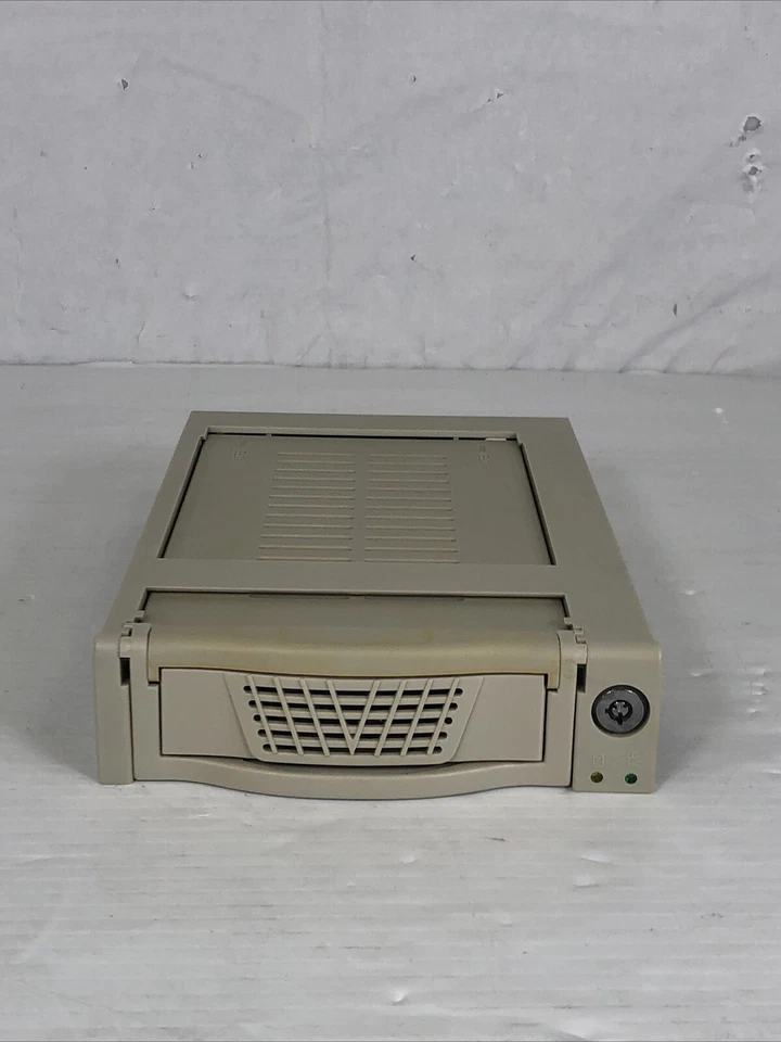 HOT SWAP GN-210 REMOVABLE MOBILE MEDIA HARD DRIVE TRAY UDMS&ATA 66/100/133 NEW - Image 2 of 4