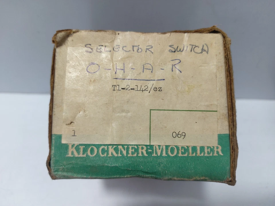 Klockner Moeller T1-2-142/ez Selector Switch 10A 600V AC - Image 2 of 4