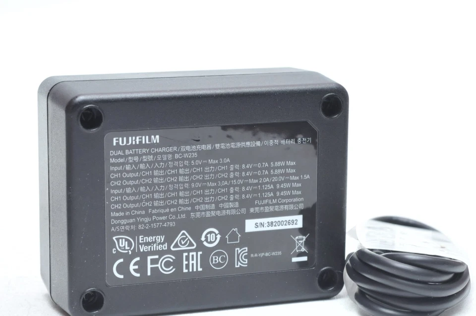 FUJIFILM OEM BC-W235 Dual Battery Charger - Image 2 of 2