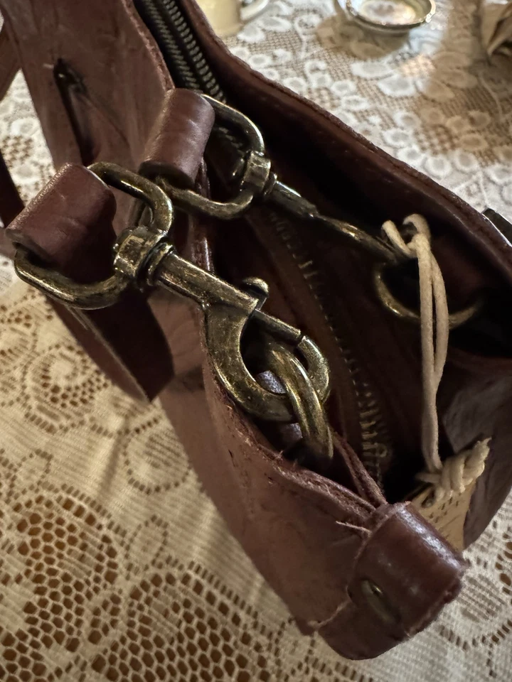 Bolso de hombro American Leather Co Lenox triple entrada marrón en relieve nuevo con etiquetas Foto 4 de 4